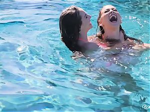 Riley Reid and Kimmy Granger take a dip in each others vags